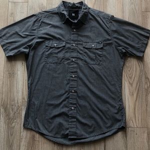 Men’s short-sleeve, button-up shirt